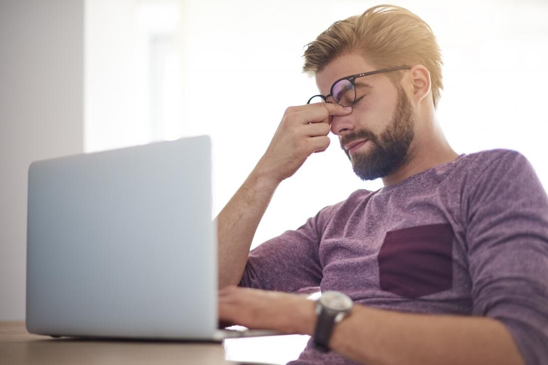 ۱۰ عادت مضر برای سلامت چشم